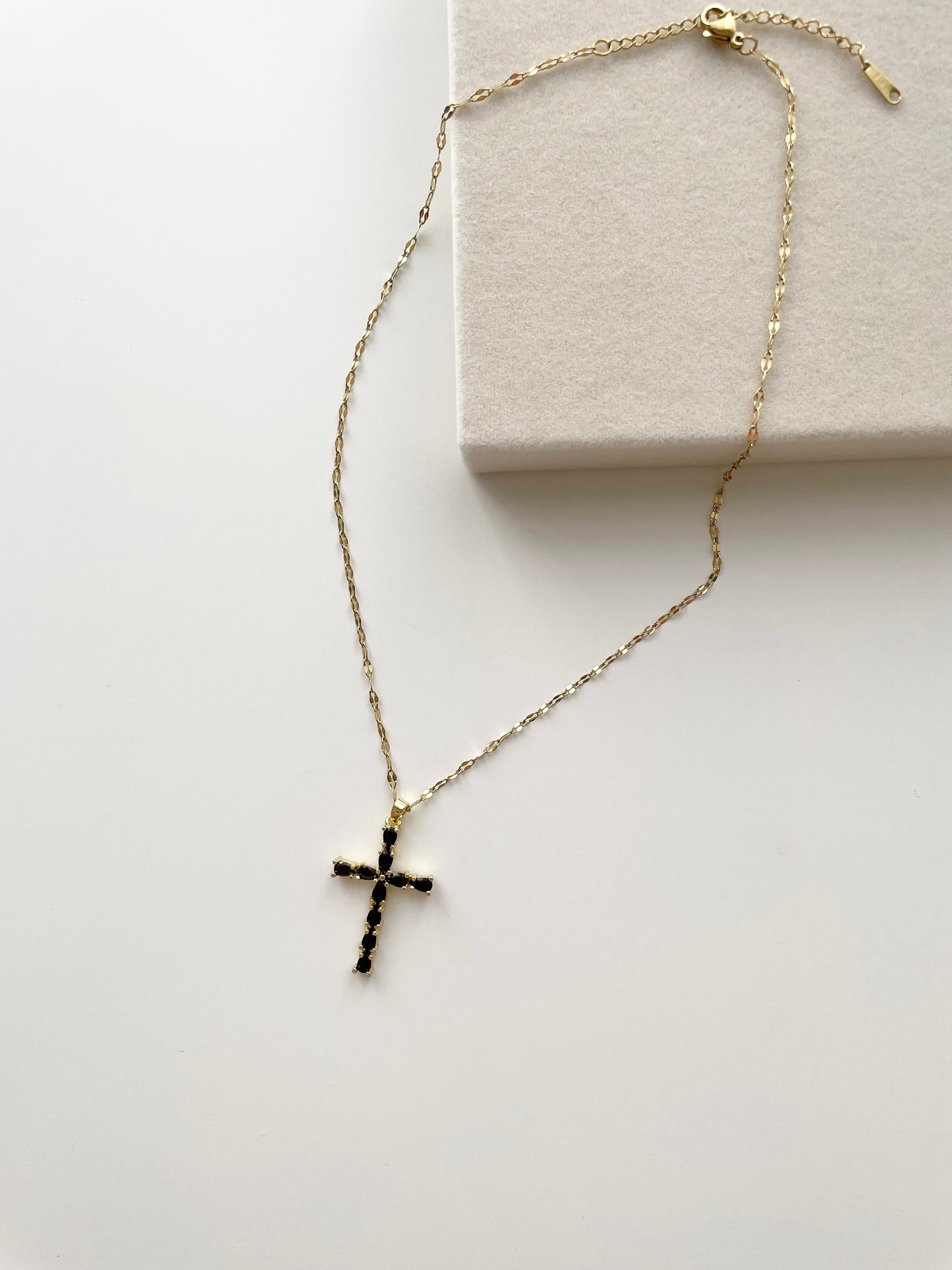 gn762 Cross gem necklace