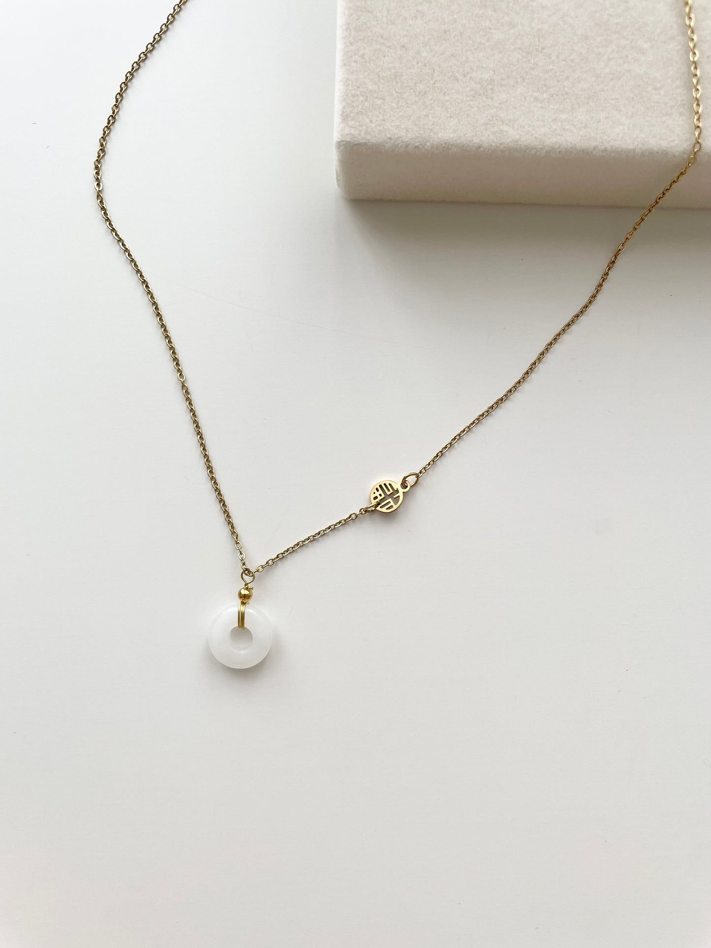 gn810 White jade necklace