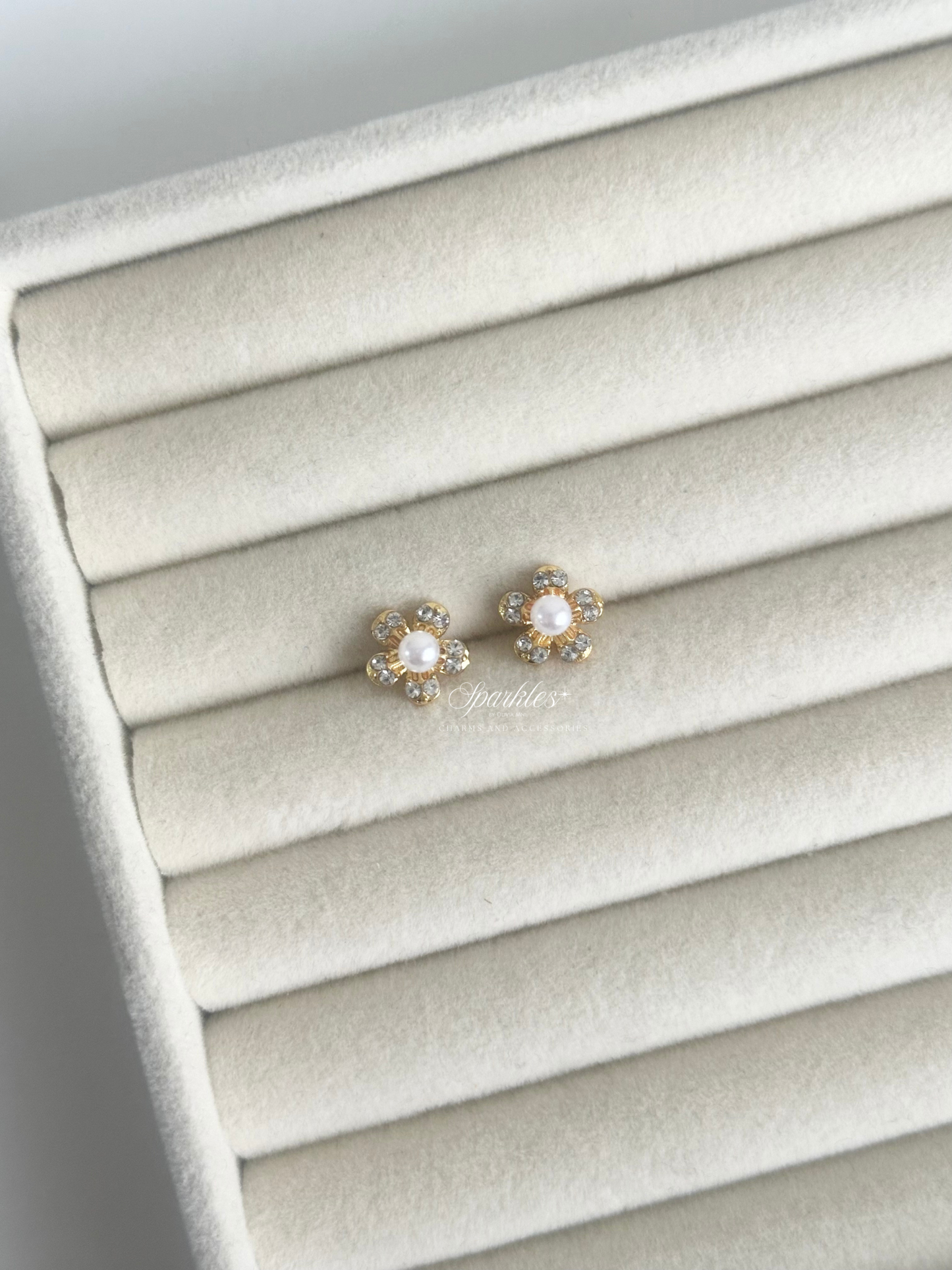Pearl Blossom Stud Earrings CE121