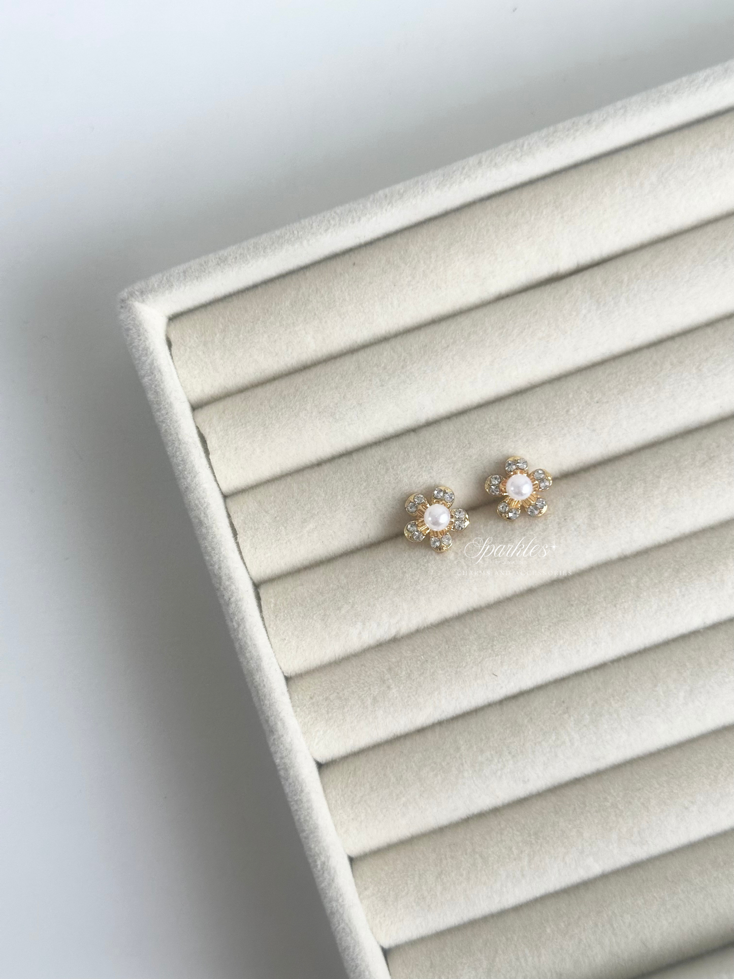 Pearl Blossom Stud Earrings CE121