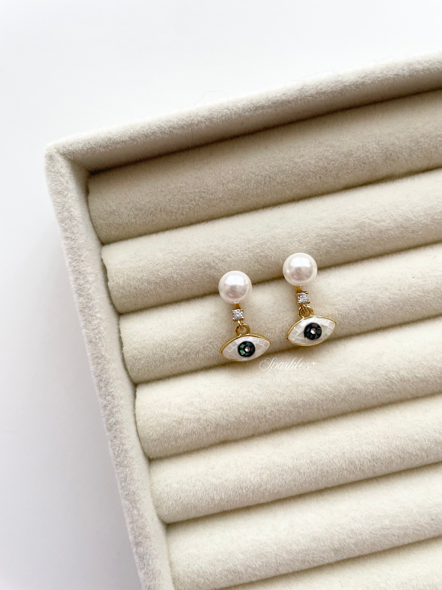 ce84 White Mosaic Dangling Earrings