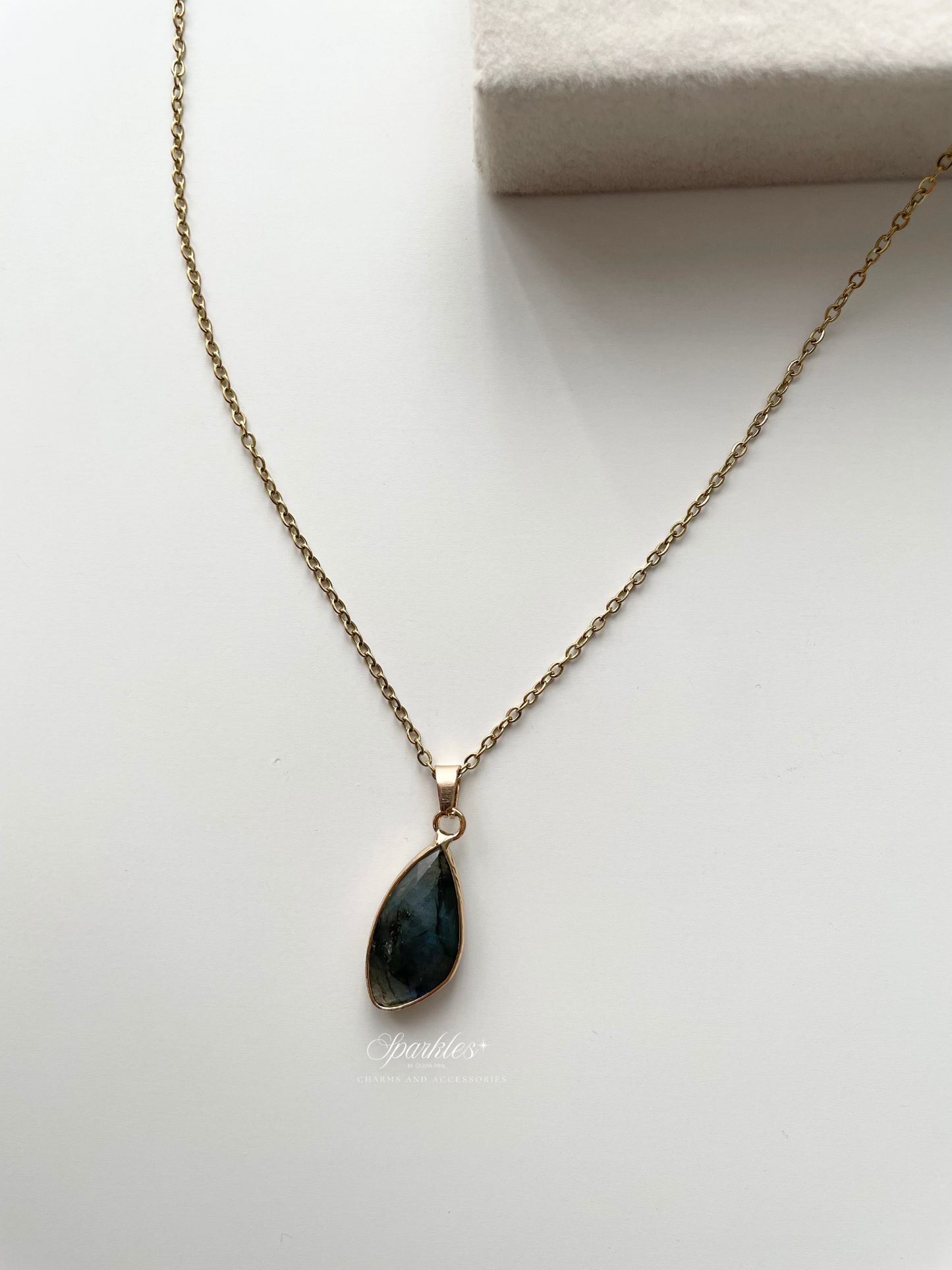 Crystal4 Labradorite Stone Gold Necklace