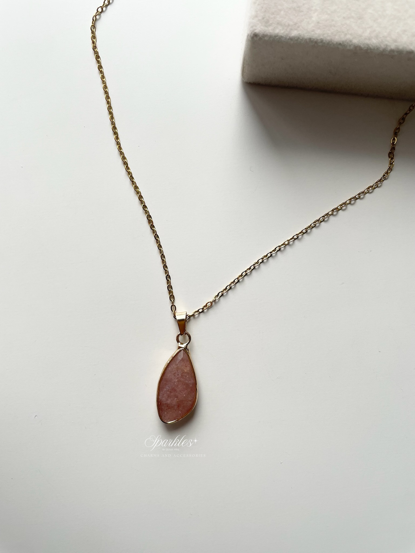 crystal6 Strawberry Quartz Stone Gold Necklace