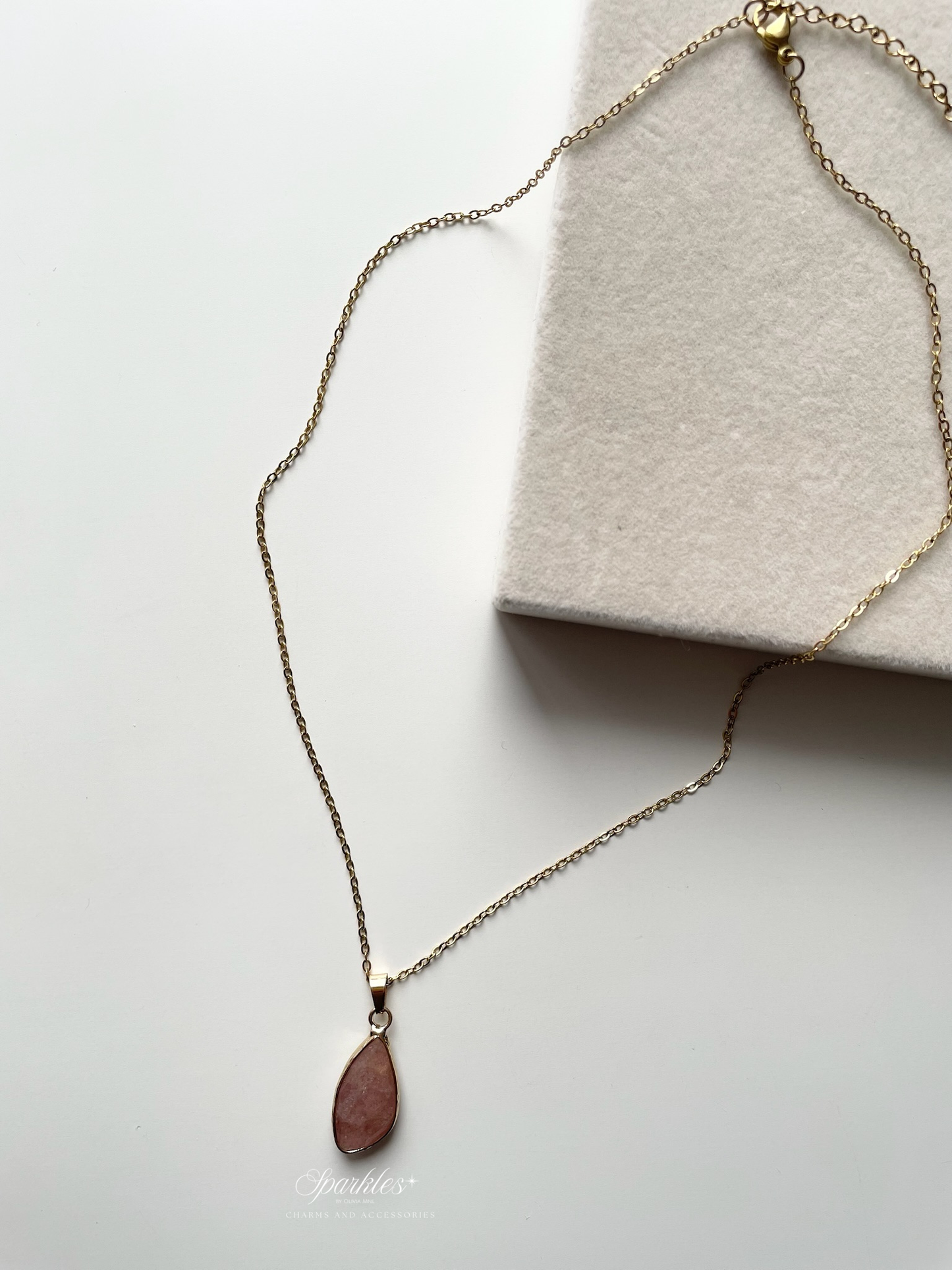 crystal6 Strawberry Quartz Stone Gold Necklace