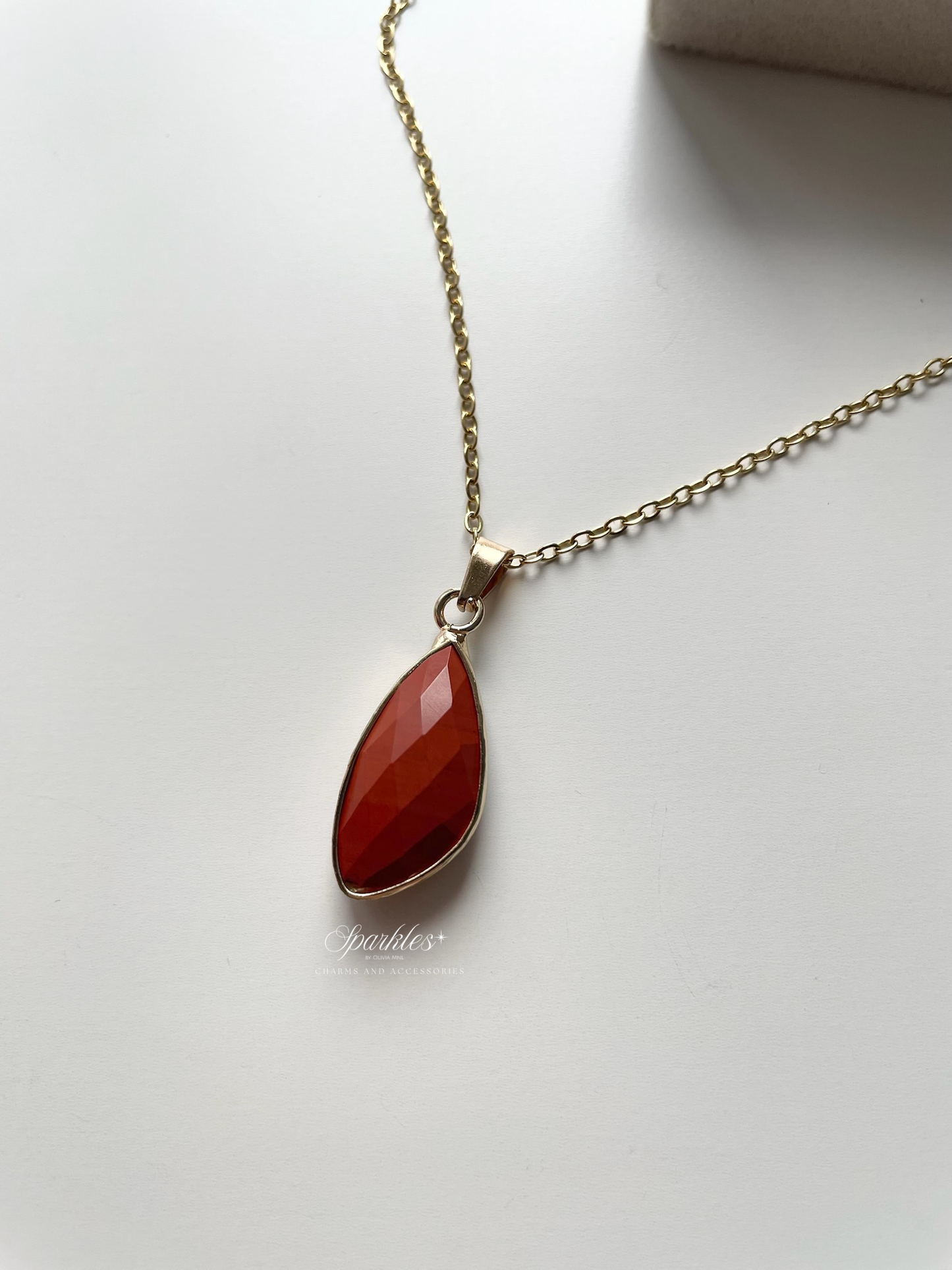 crystal8 Carnelian Stone Gold Necklace