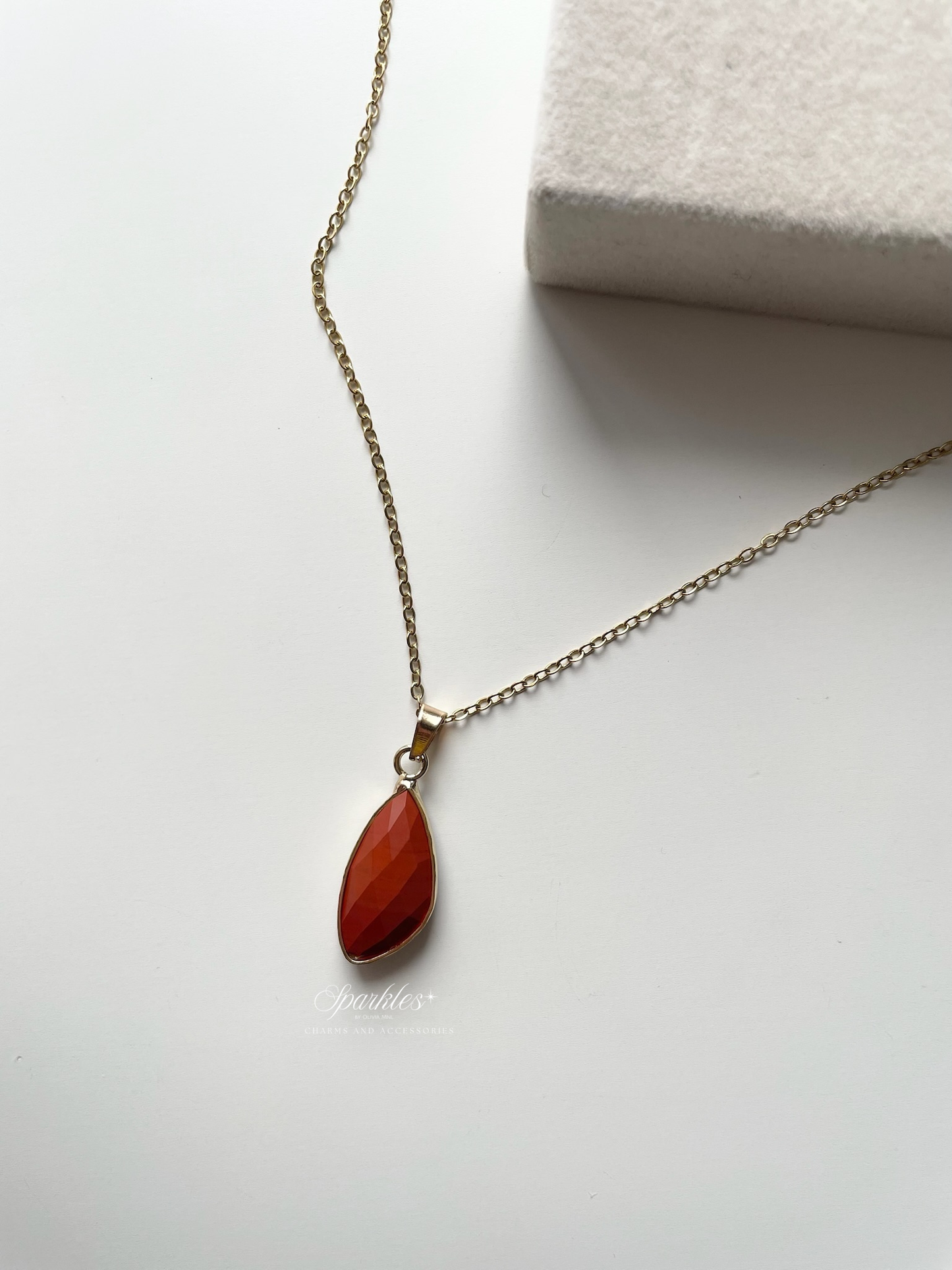 crystal8 Carnelian Stone Gold Necklace