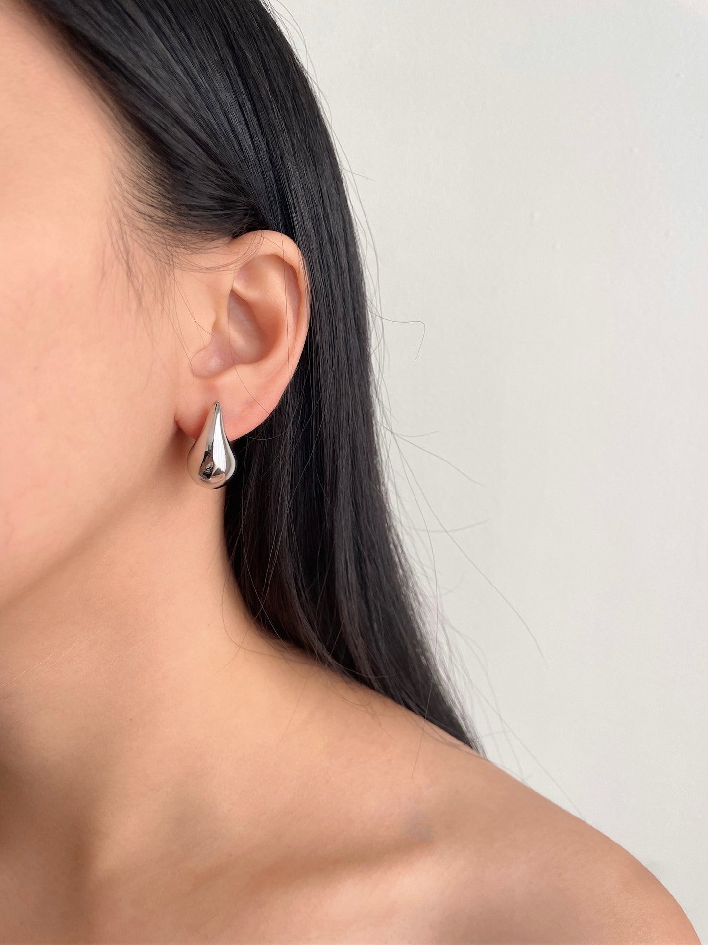 Teardrop earrings collection