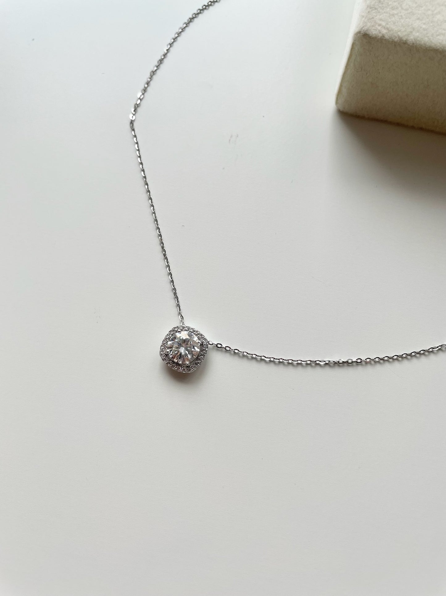 Gela Moissanite stone Necklace