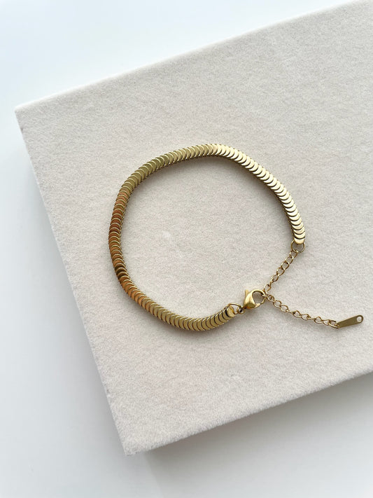 Lucy gold bracelet