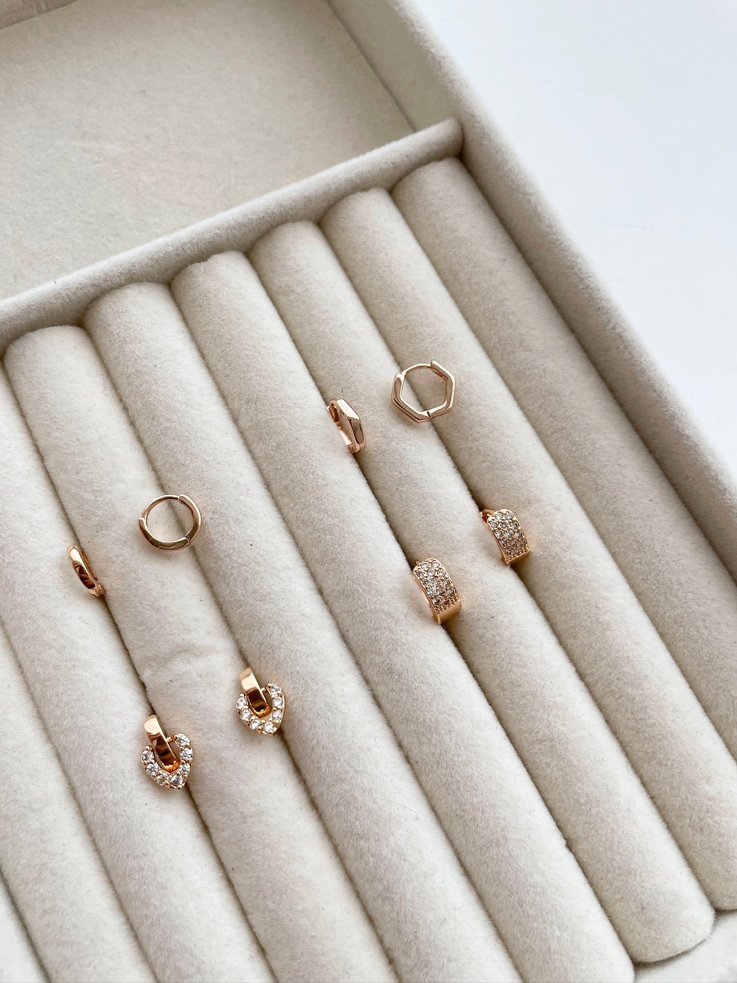 Rosegold ear huggers