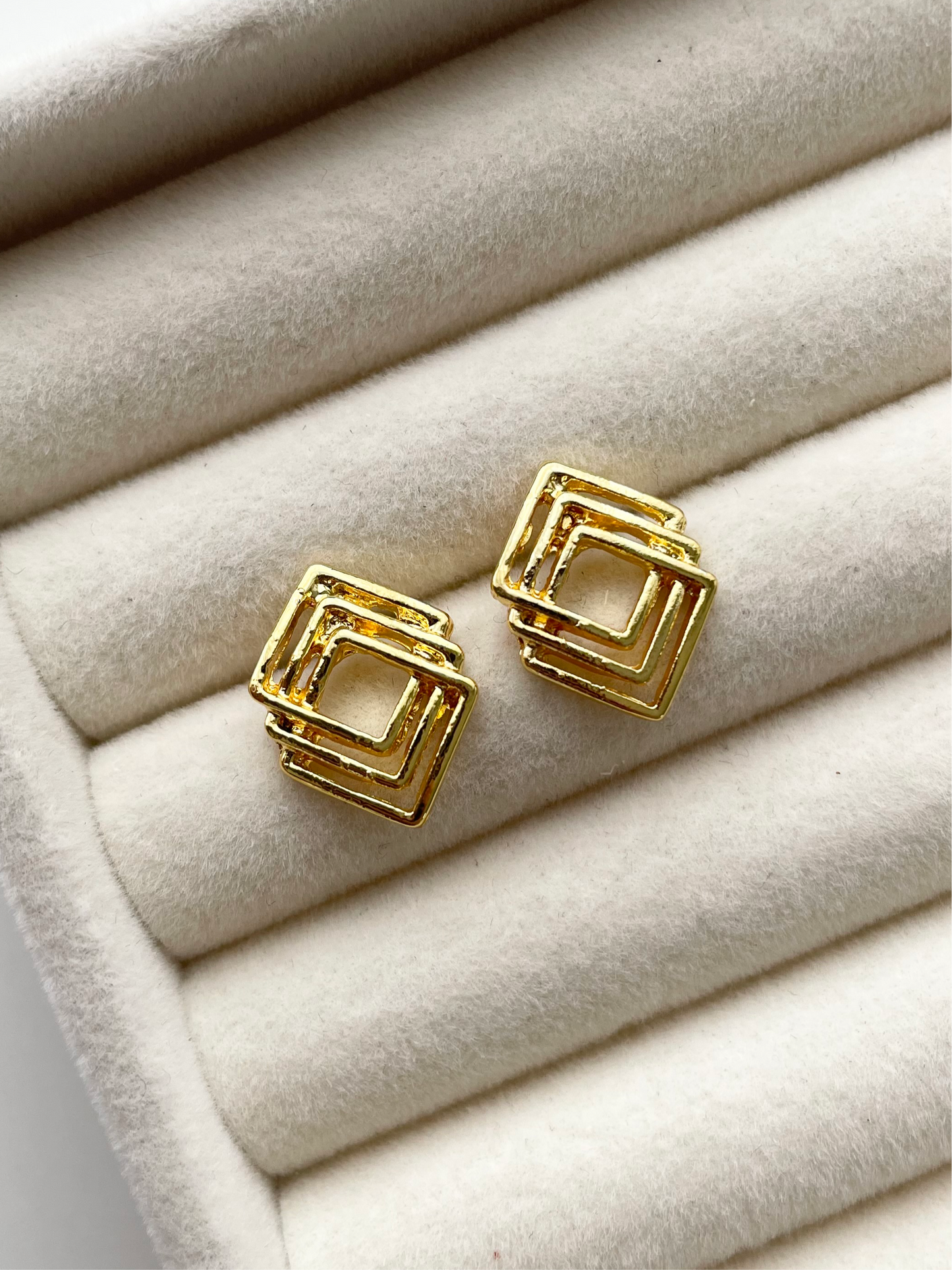 ge1397 gold stud earrings