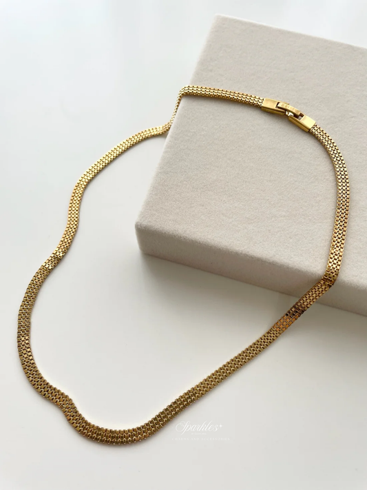 Dublin gold necklace