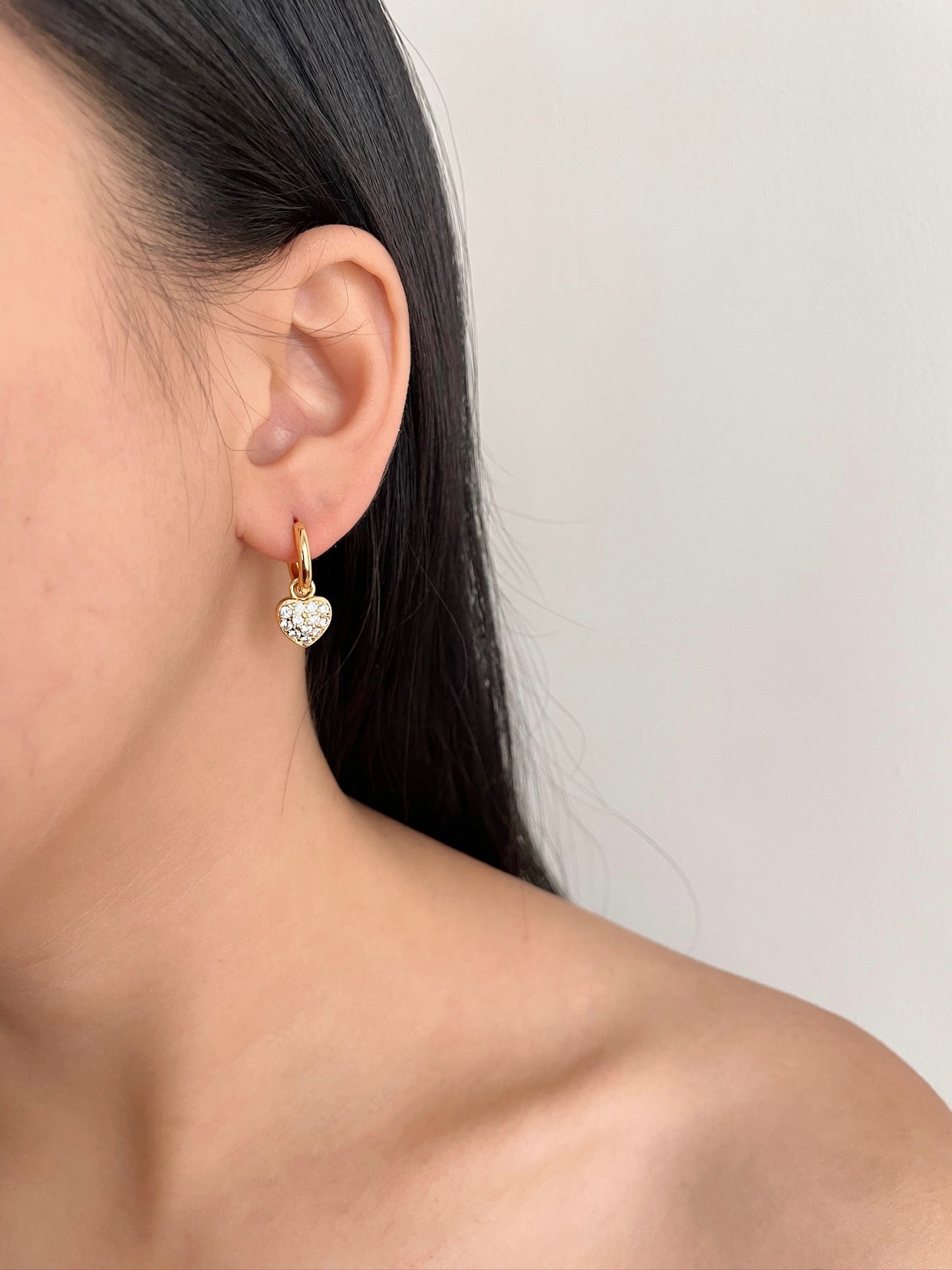 Dangling dainty earrings