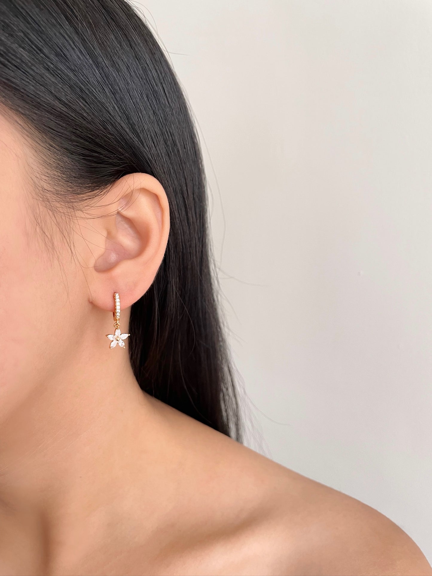 Dangling dainty earrings