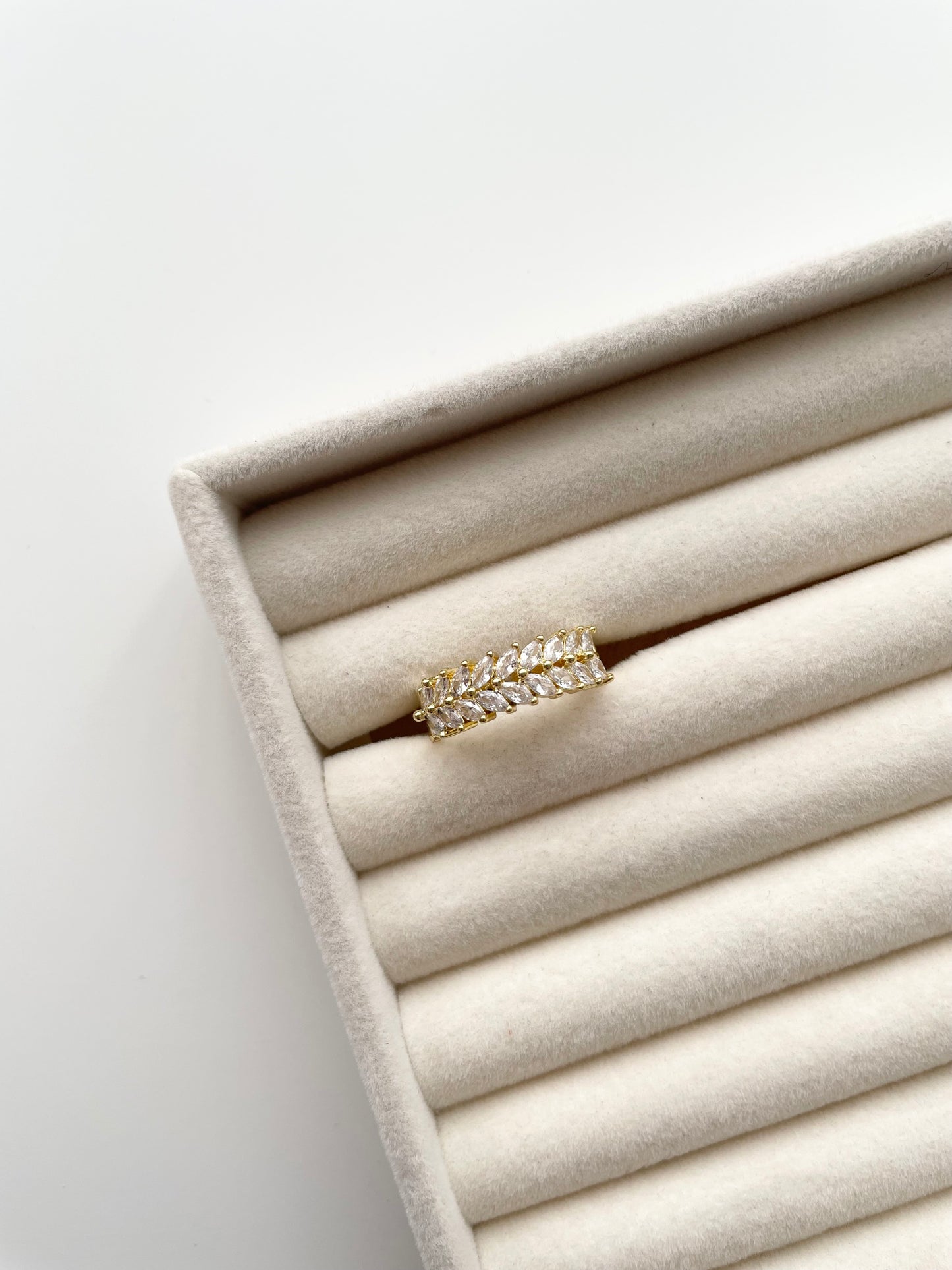 gr722 Eternity gold ring