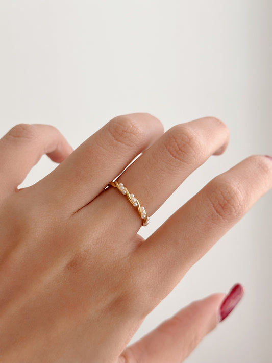 Judy Pearl Gold Ring