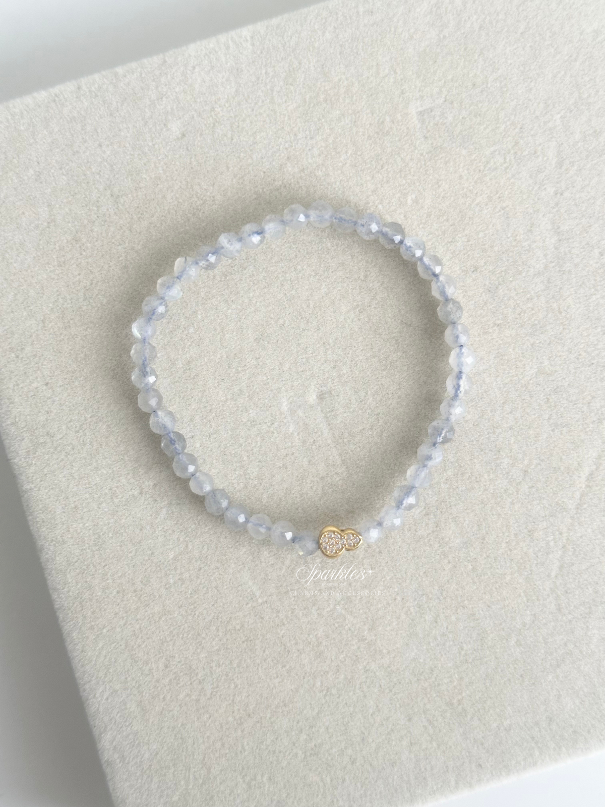 Labradorite Faceted Stone in Gold Hulu Charm Bracelet with Sizes 4mm AURA5