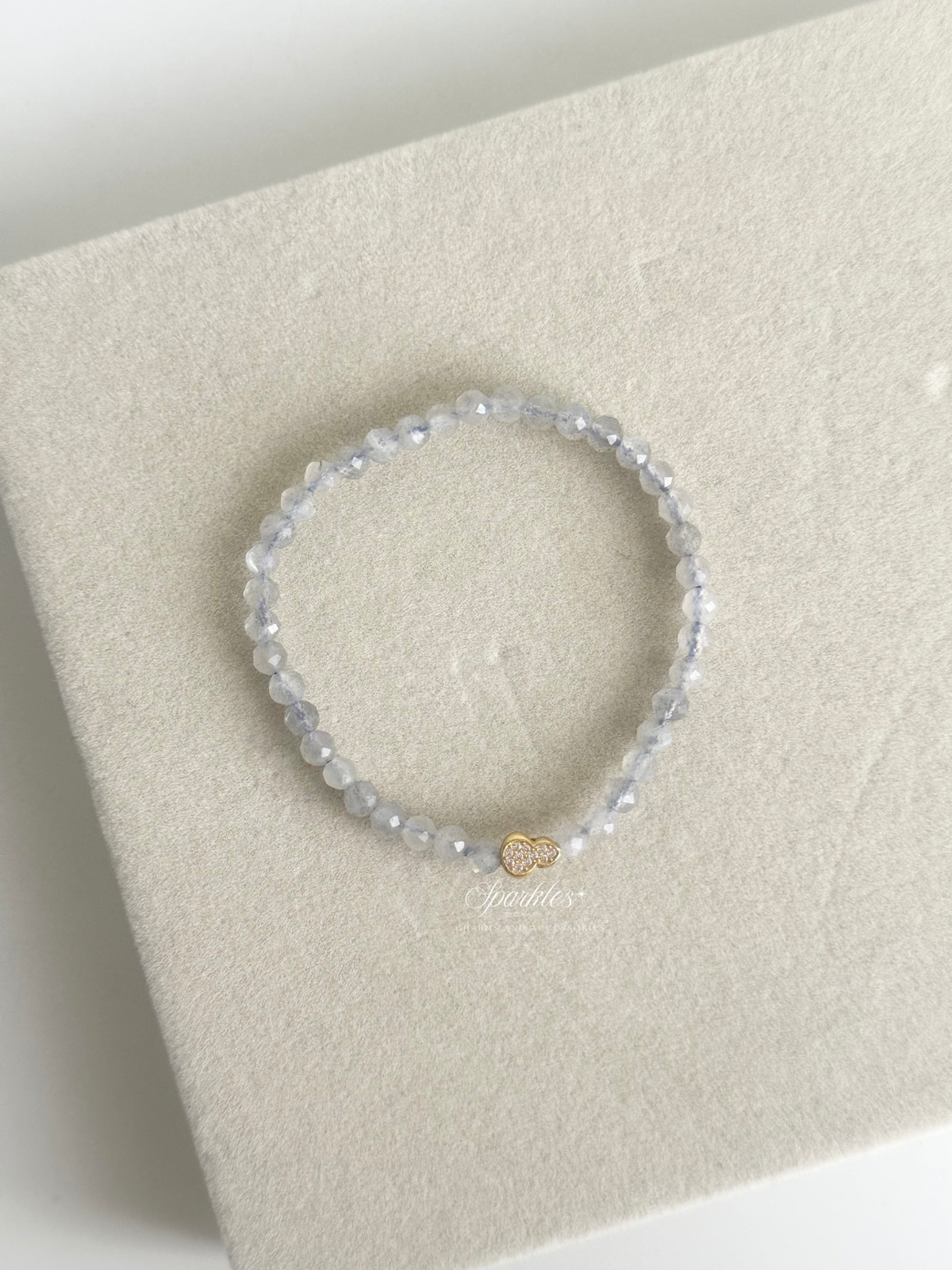 Labradorite Faceted Stone in Gold Hulu Charm Bracelet with Sizes 4mm AURA5