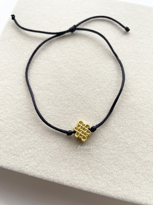 Black String Mystic Knot Bracelet (Freesize)