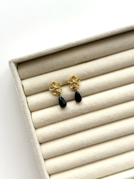 Flower with Onyx Stone Dangling Earrings ch16