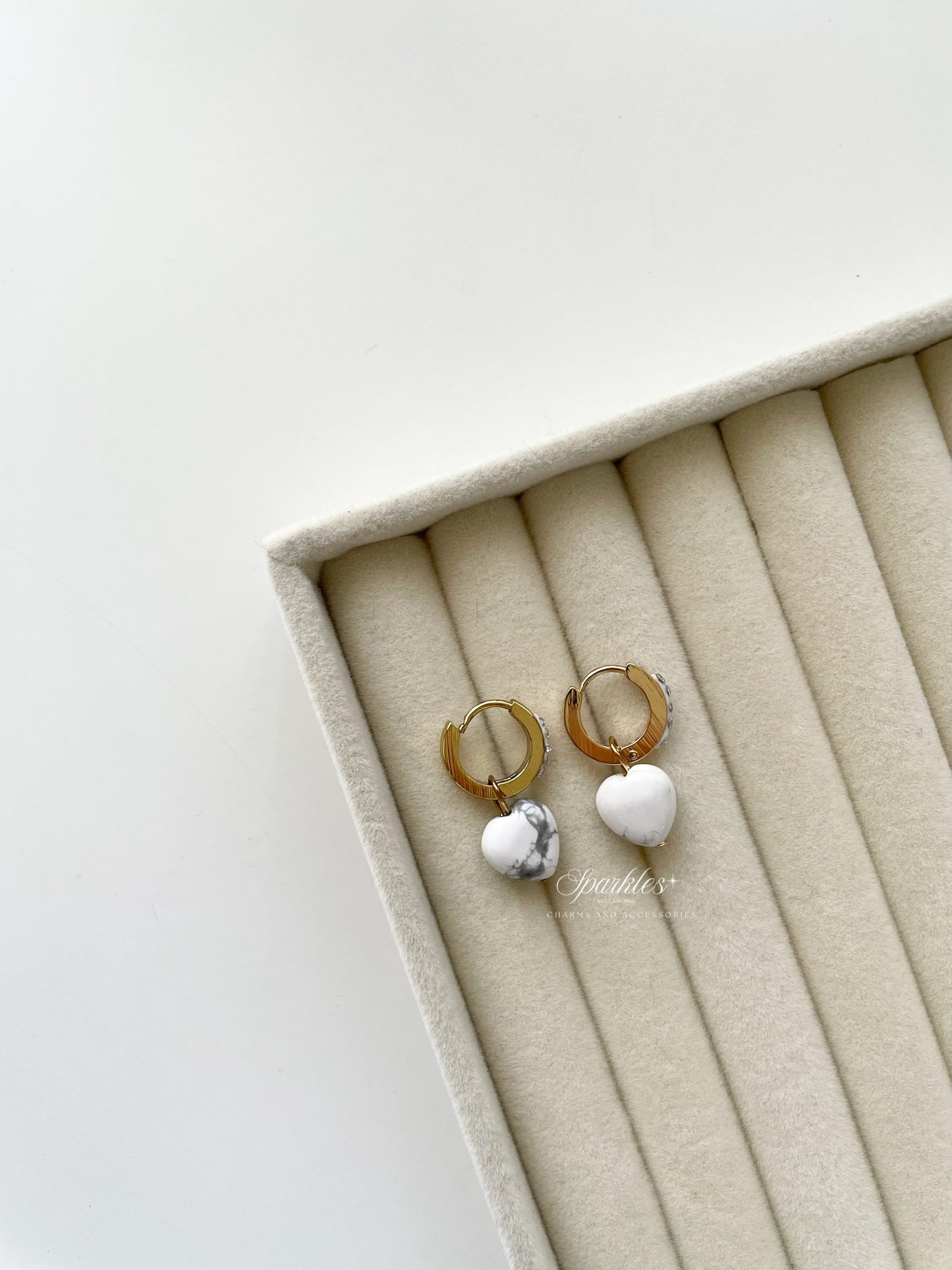 ch8 Heart Howlite Earrings