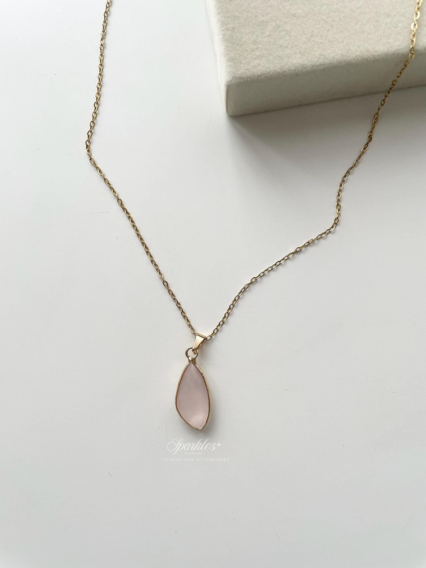 crystal10 Rose Quartz Gold Necklace
