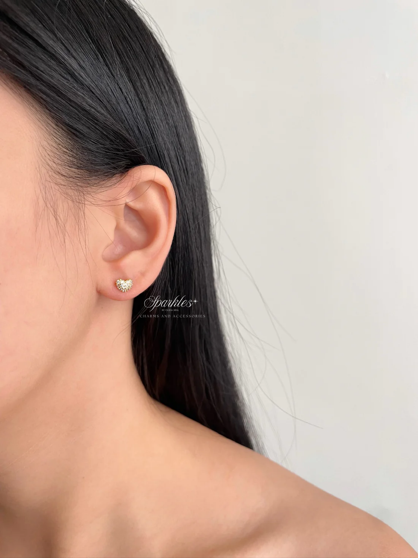 ge1077 Dainty stud earrings
