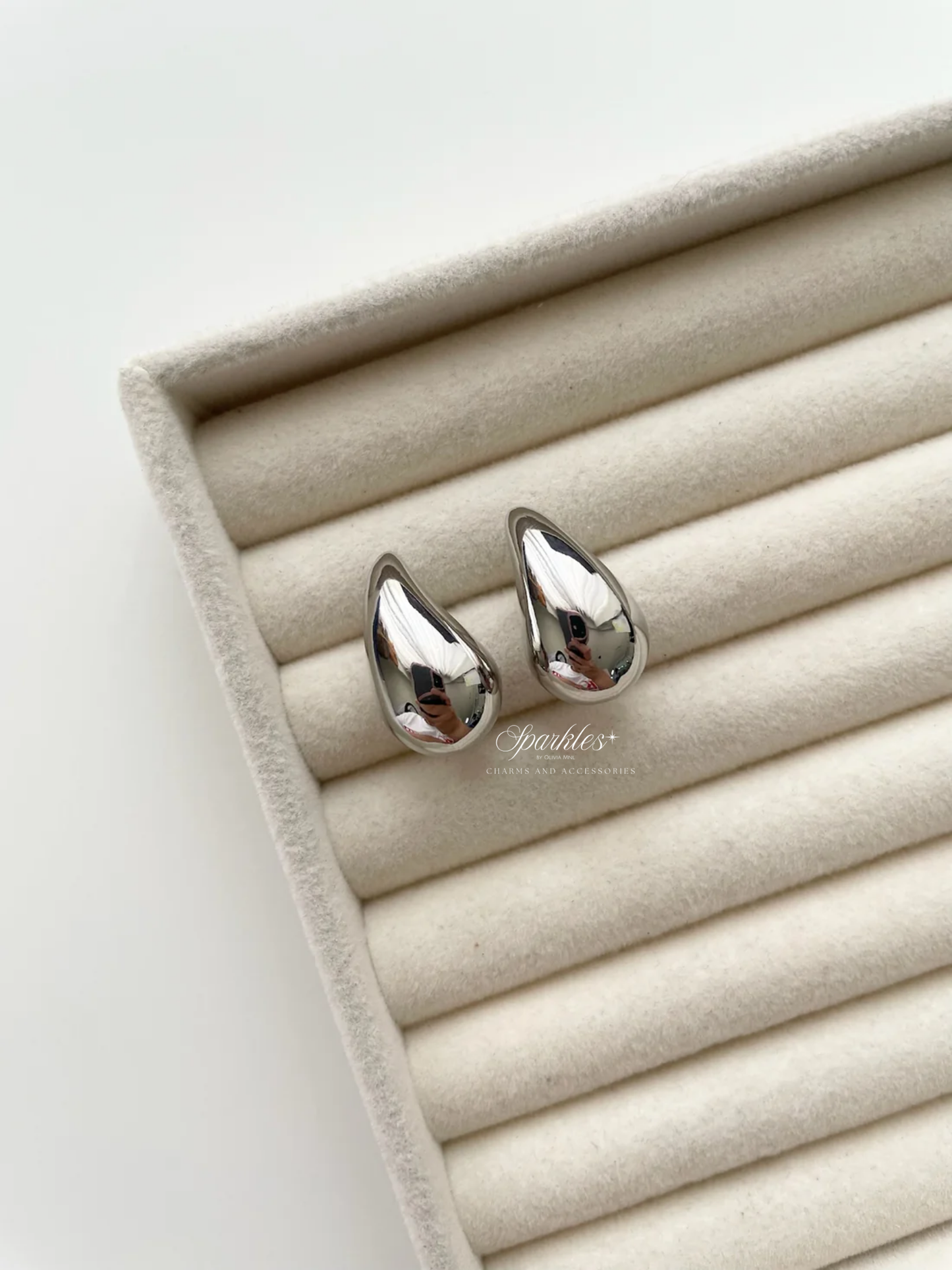 ge1156 Silver Teardrop
