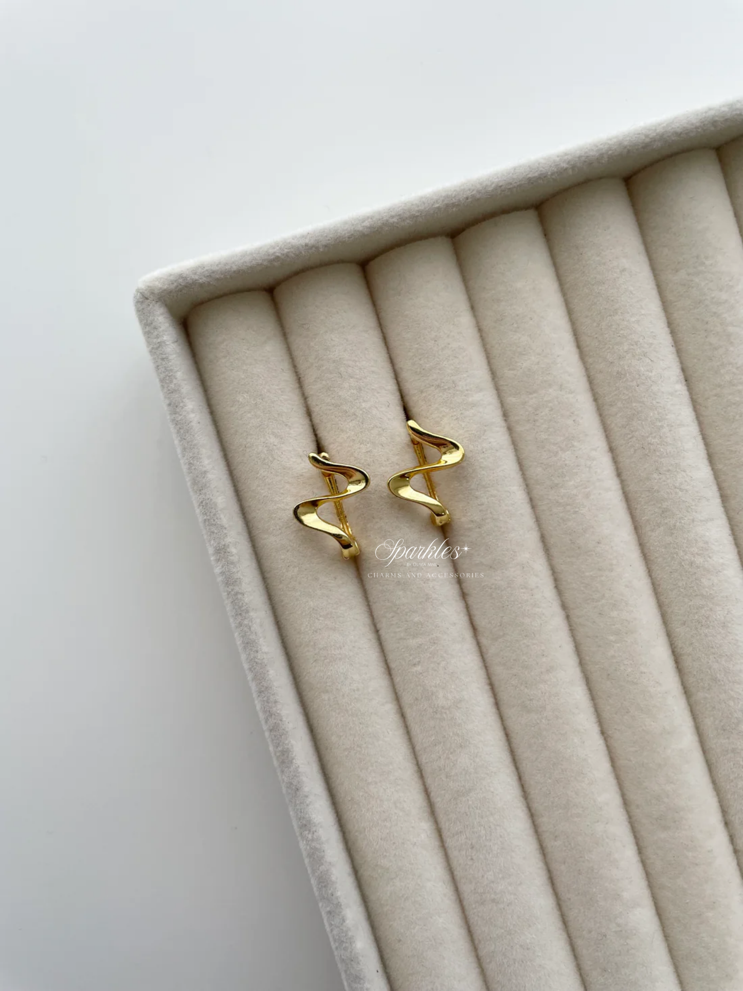 ge1390 wave gold earrings