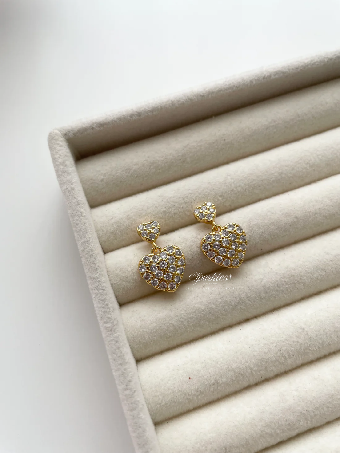 ge1465 Dangling heart earrings
