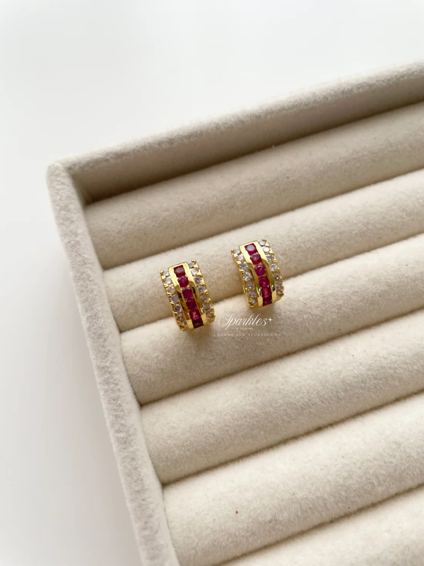 ge1469 Magenta stone hoop earrings