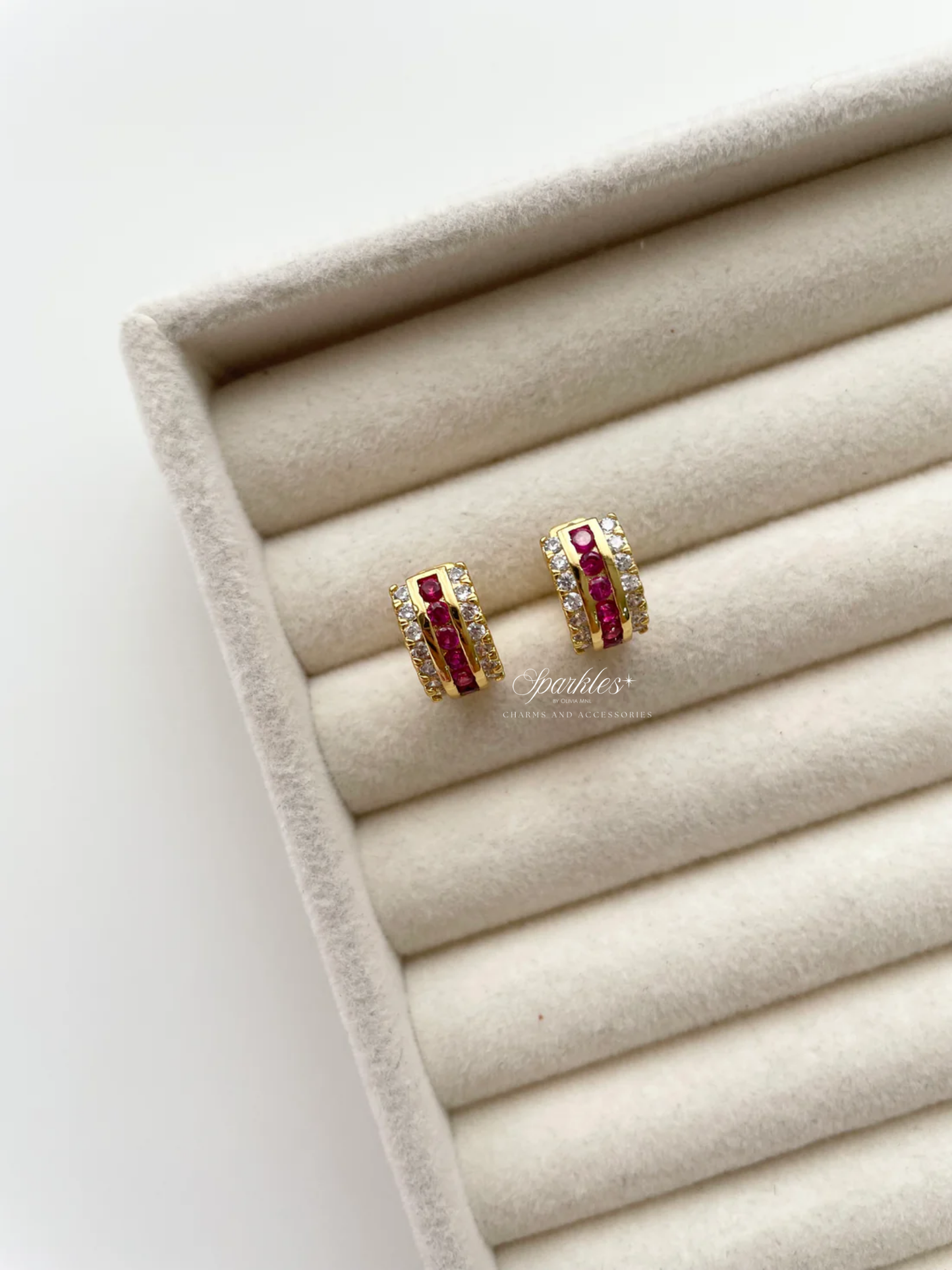 ge1469 Magenta stone hoop earrings