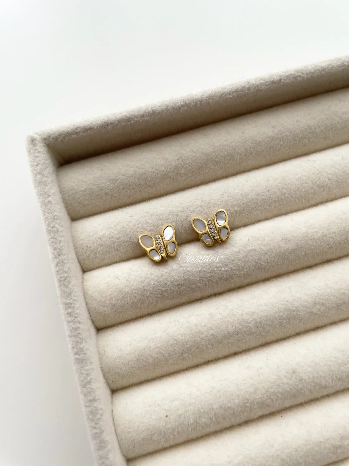 ge1509 Mother of pearl butterfly earrings
