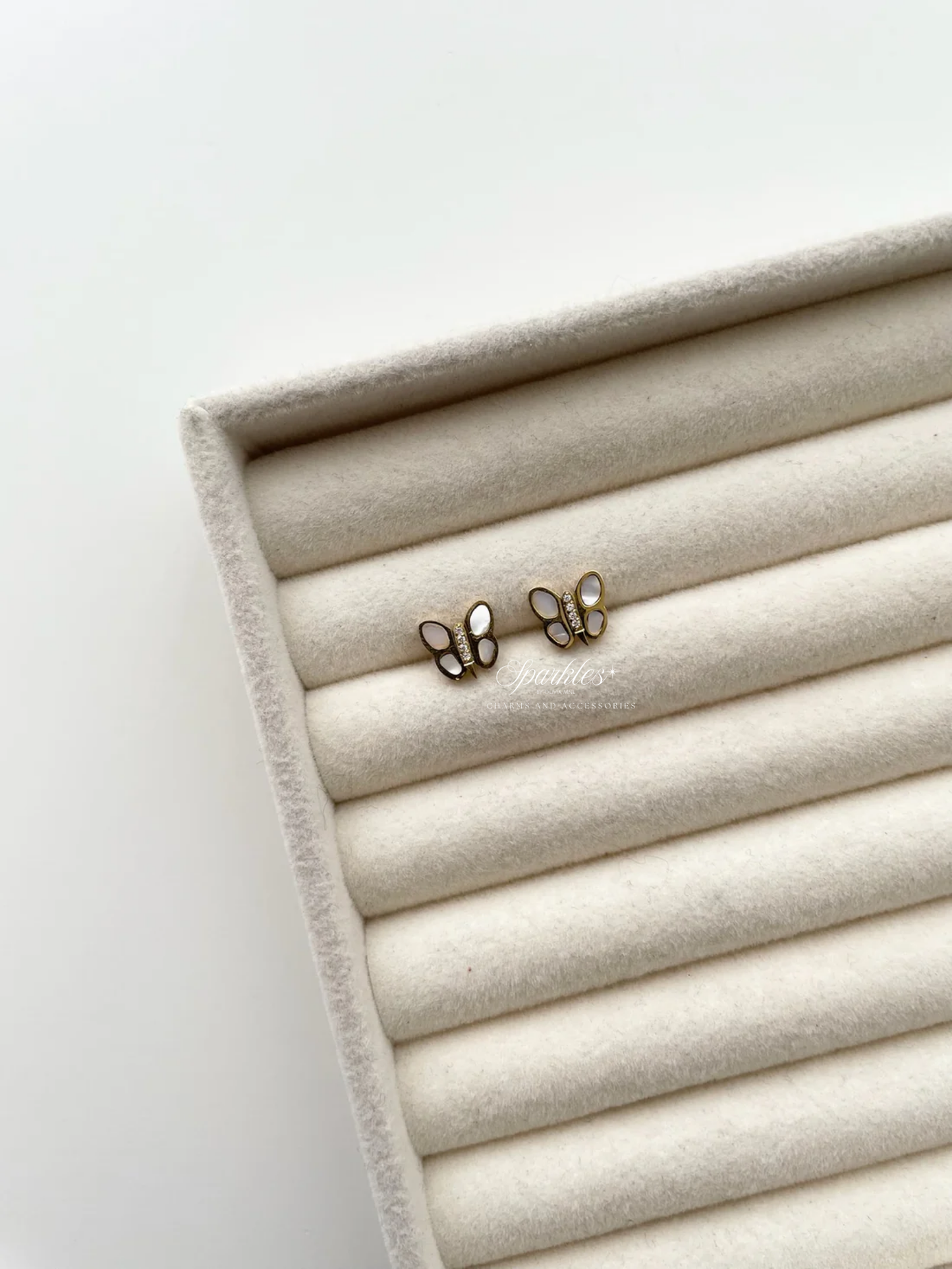 ge1509 Mother of pearl butterfly earrings