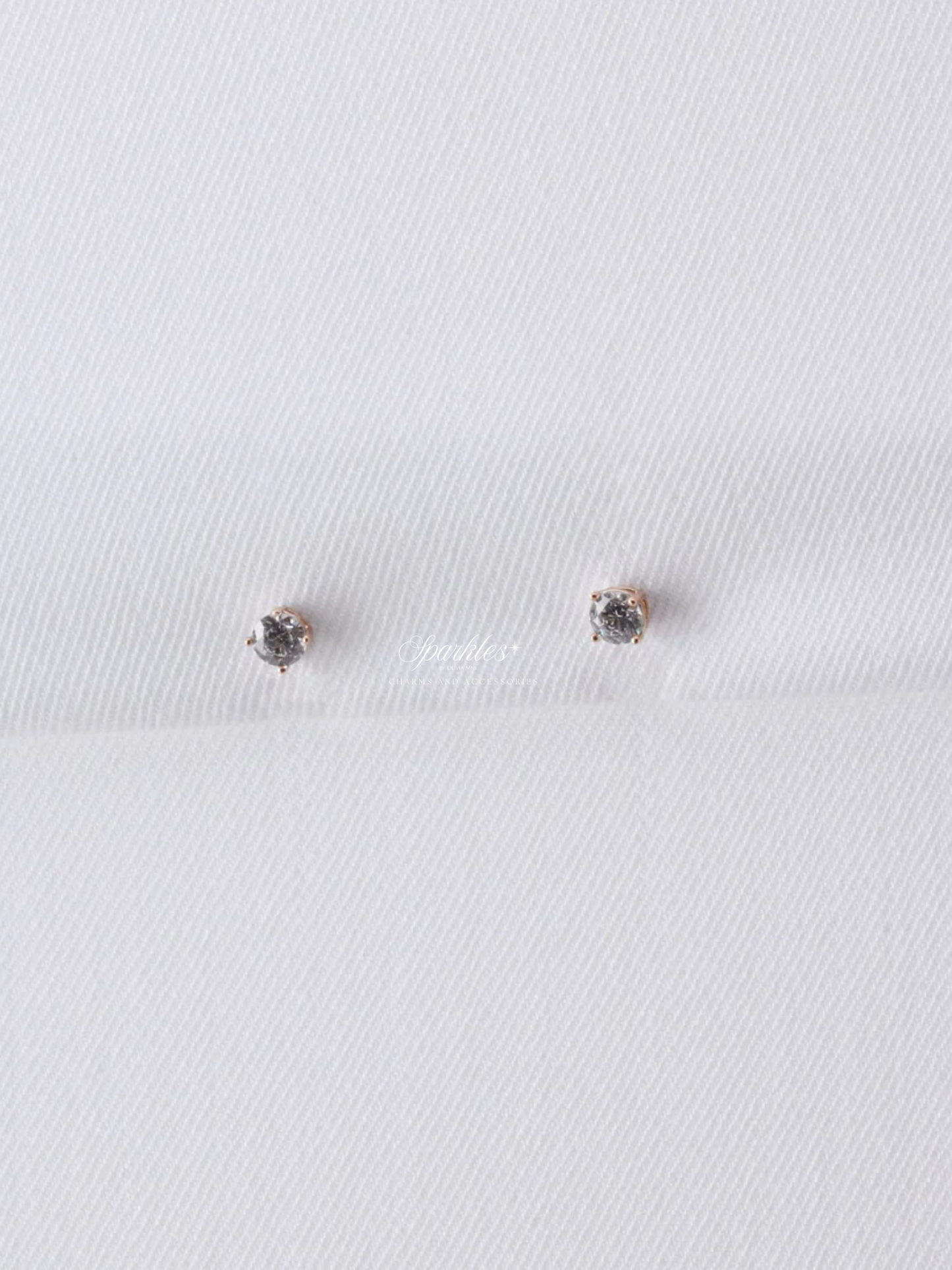 ge979 Daintiest stud earrings