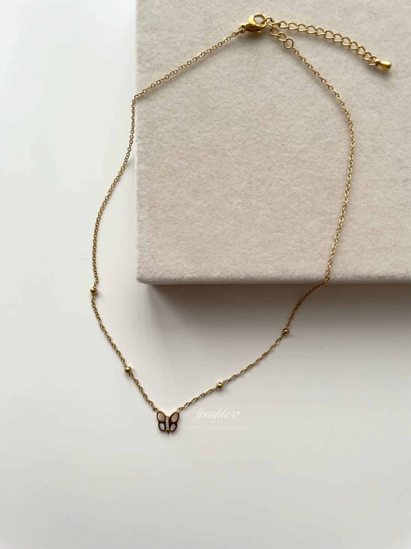 gn836 Mother of pearl butterfly necklace