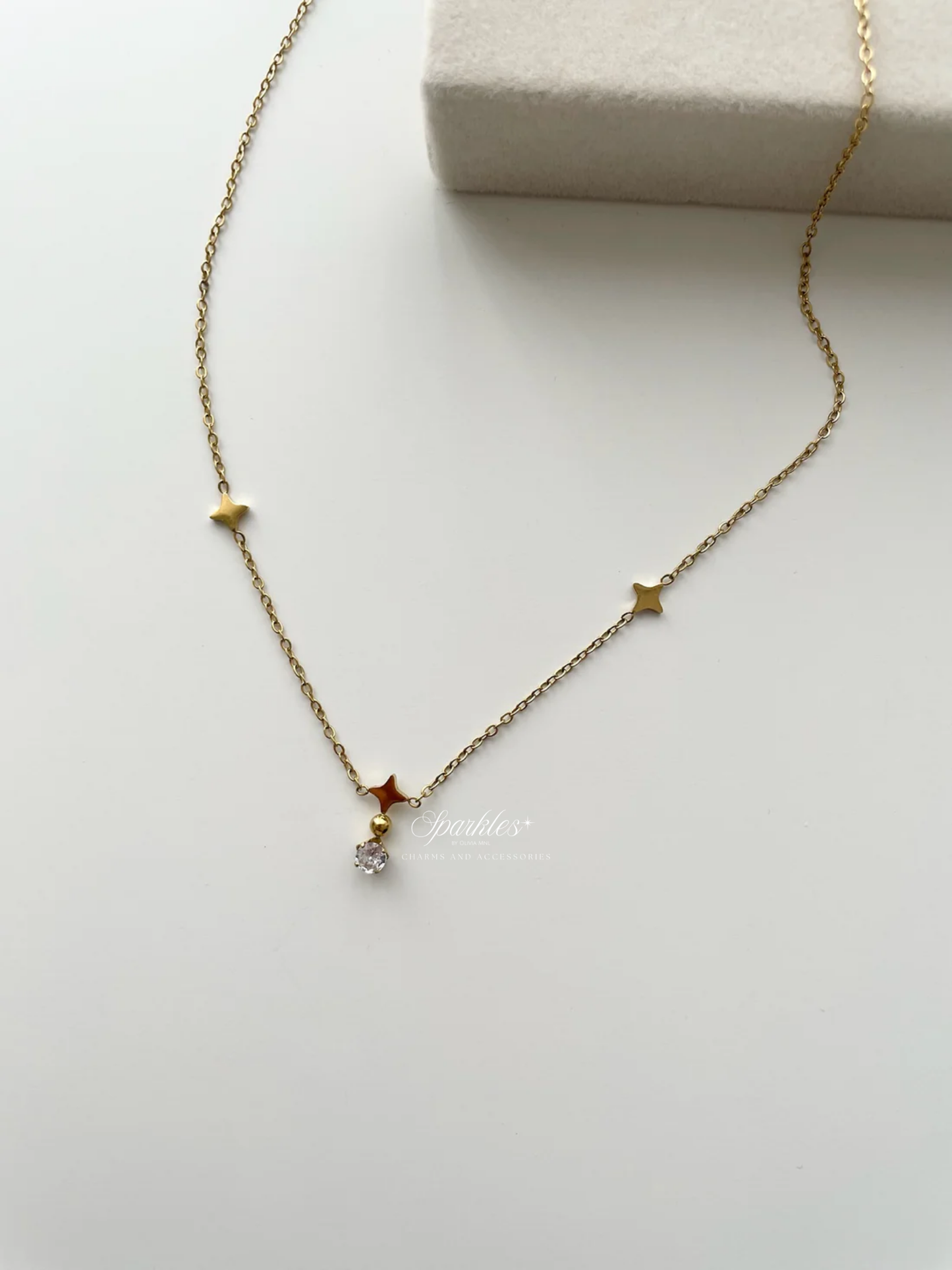 gn838 Dainty star necklace