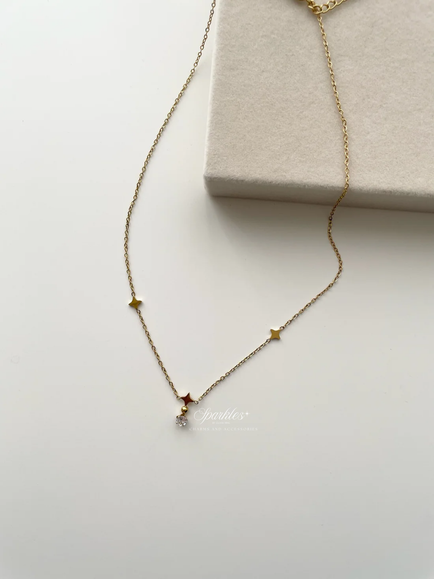 gn838 Dainty star necklace