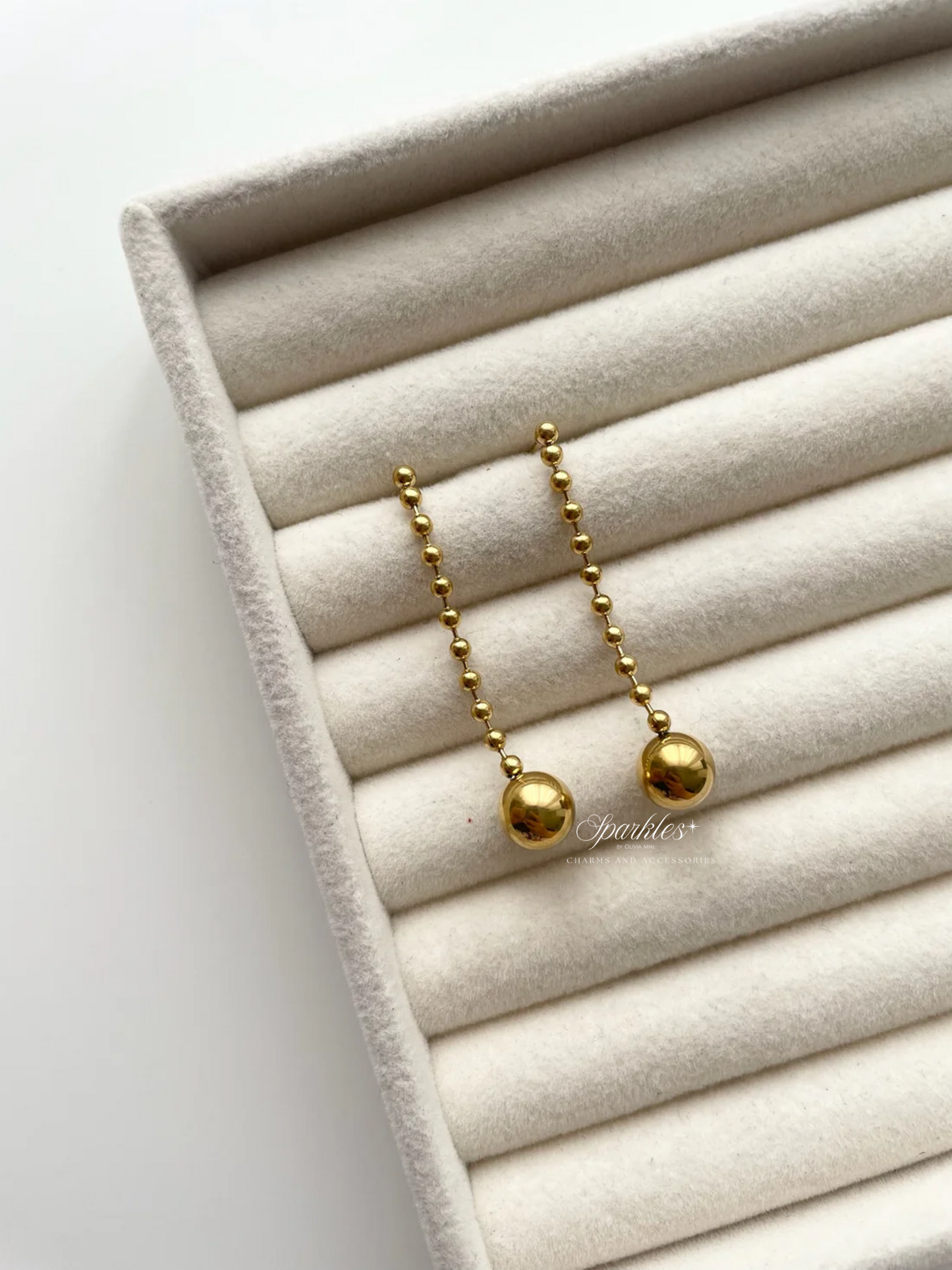 pset46 Ball Gold Necklace and earrings Set