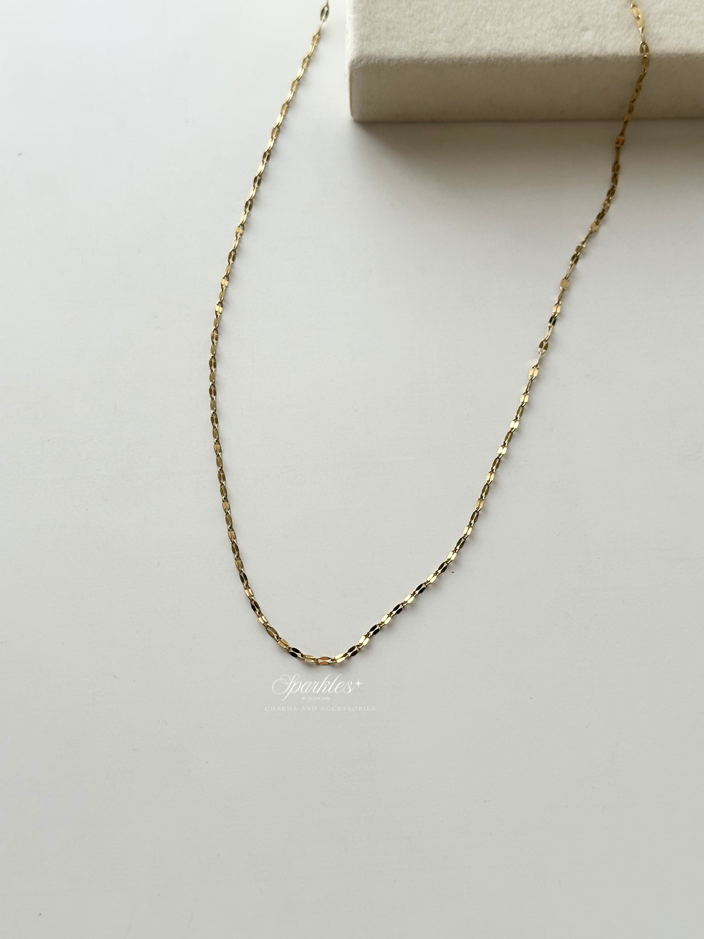 gn894 (17 inches gold dancing chain)