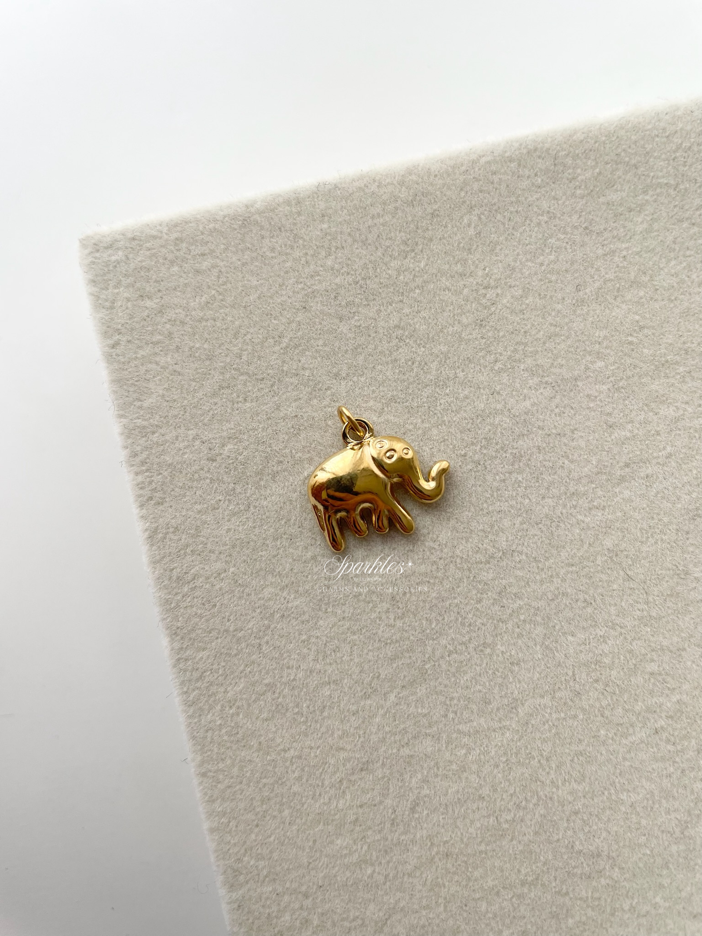 pendant11 Gold Elephant