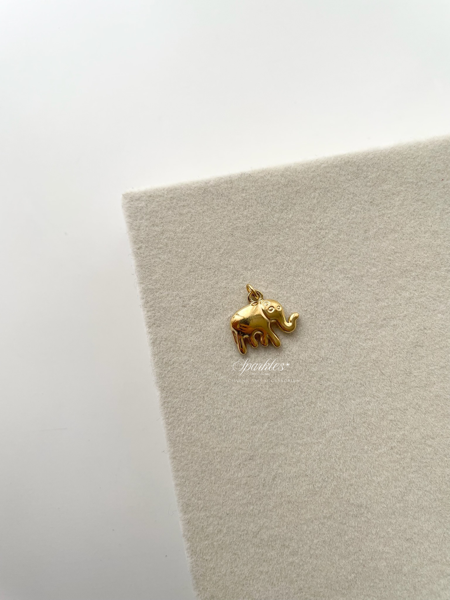 pendant11 Gold Elephant