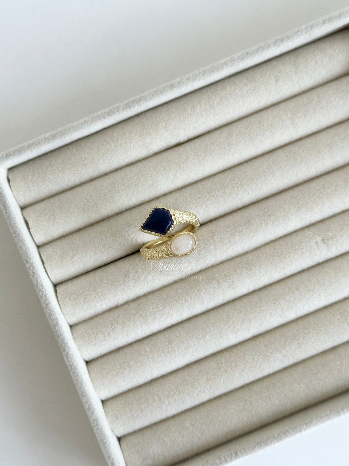 pr12 Sodalite and Moonstone Ring