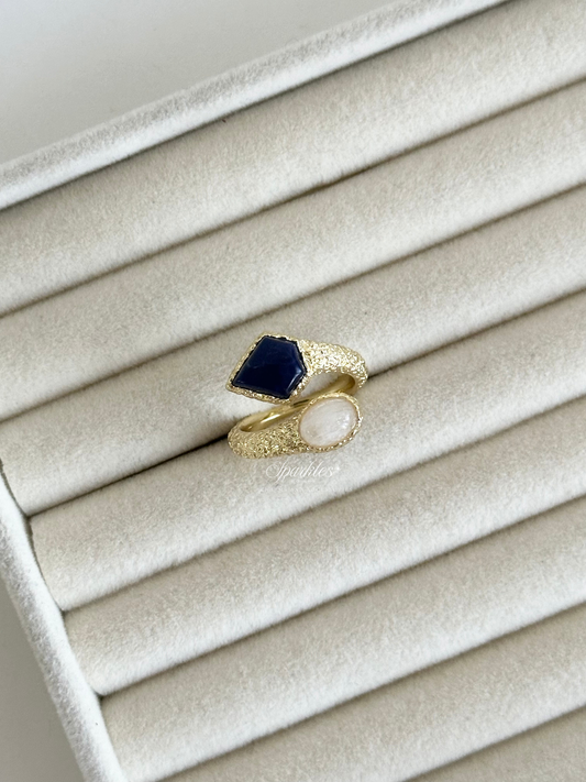 pr12 Sodalite and Moonstone Ring